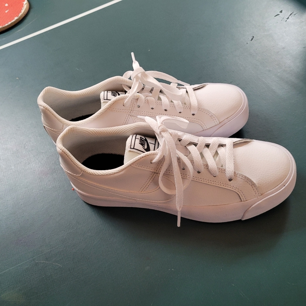 Nike shoes size 7
